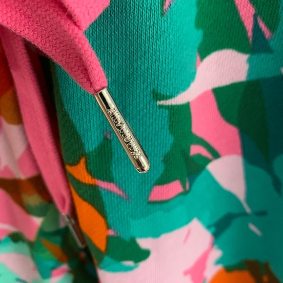 XS JUICY COUTURE
Printed Zip Front Tank Jumpsuit In Tropical Palm Cambo new nwt - Picture 10 of 16